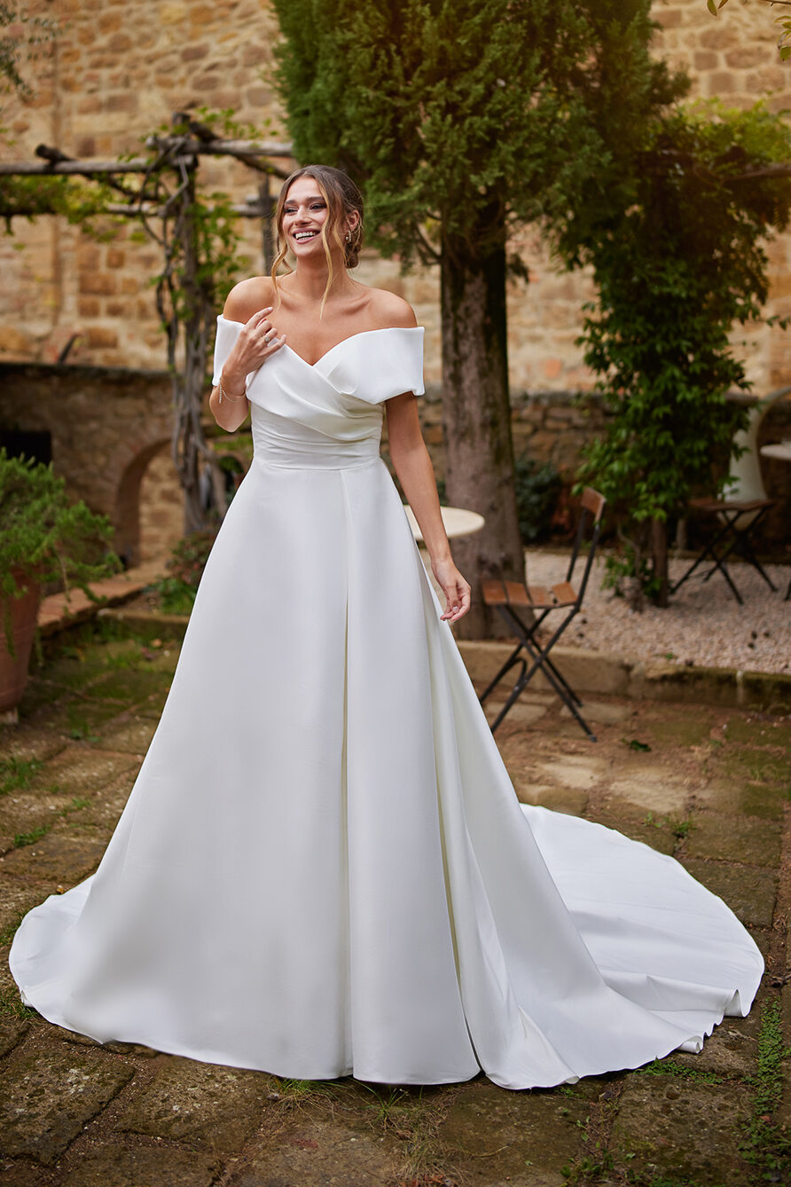 021-MTL25230-treschic-madetolove-abito-vestito-sposa-ampio-liscio-raso-omerale-pigal-atelier-bergamo