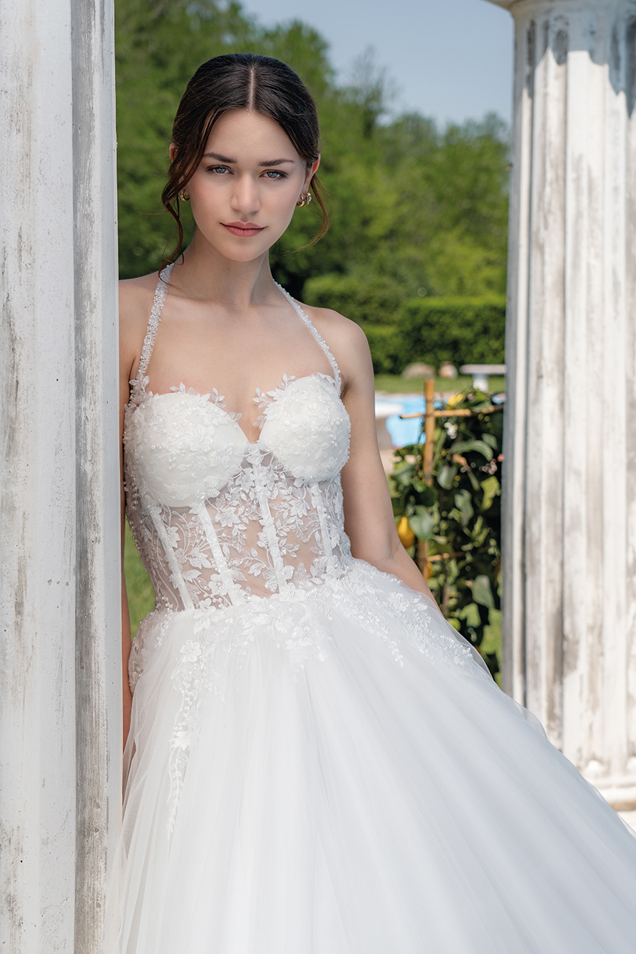 pigal-boutique-bergamo-atelier-vestiti-abiti-sposa-ampio-tulle-ricamato-bustier-stecche-magnani-nuove-collezioni-BC240-b