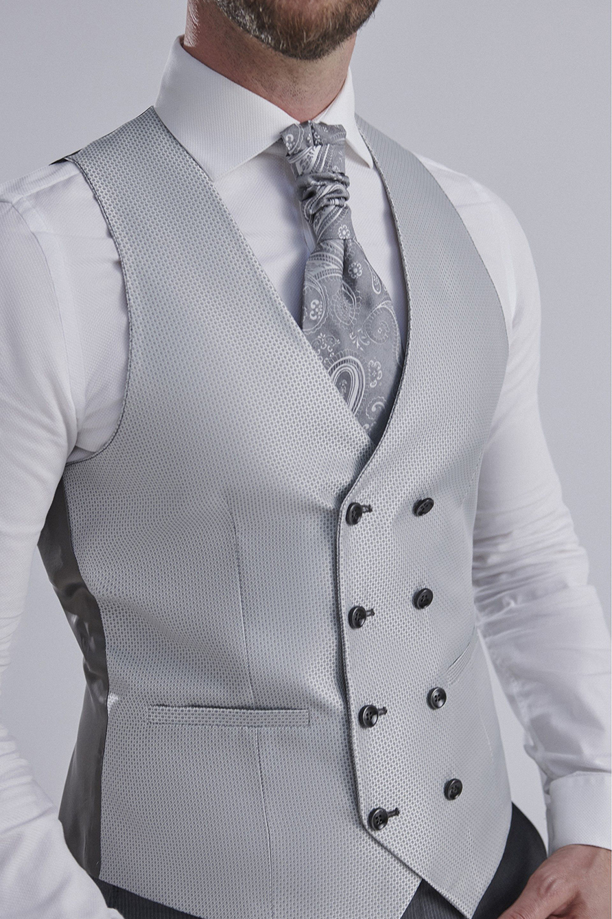 pigal-boutique-bergamo-atelier-vestito-abito-sposo-completo-cerimonia-matrimonio-grigio-perla-gilet-doppio-petto-elegante-nuove-collezioni-ROBERTO VICENTTI 81.24.050-c